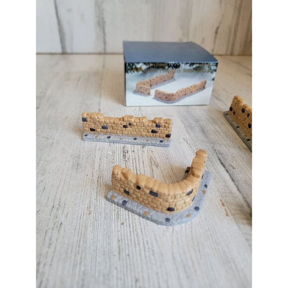 Dickens Keepsake 4-Piece porcelain Stone Fence Village accessory Xmas - Picture 4 of 7